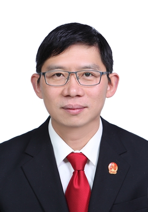 管祖彦-三级高级法官.jpg