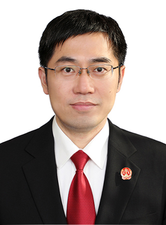 姚一鸣-一级法官.jpg
